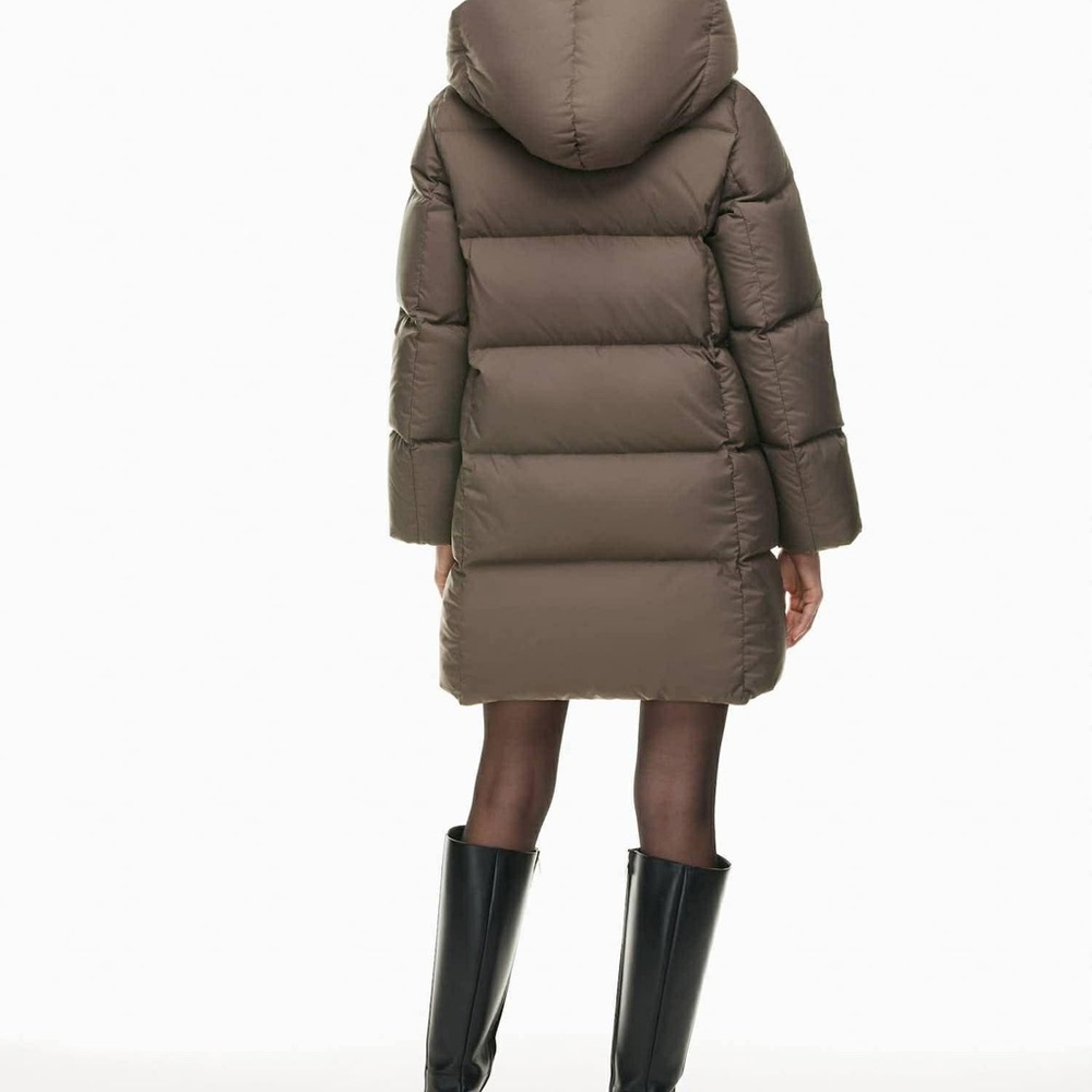Aritzia Babaton The Duvet Puffer Mid in Chocolate - Picture 16 of 17
